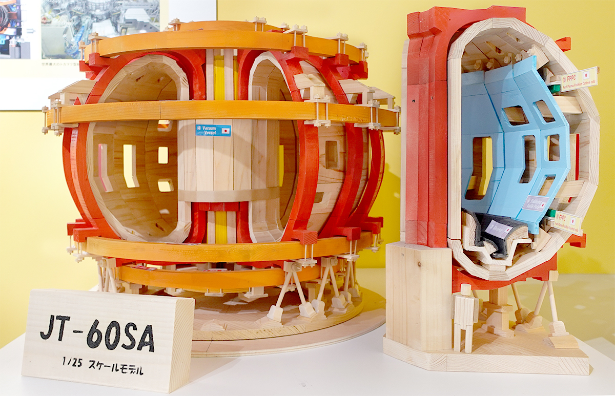 JT-60SA木製模型 1/25スケールモデル